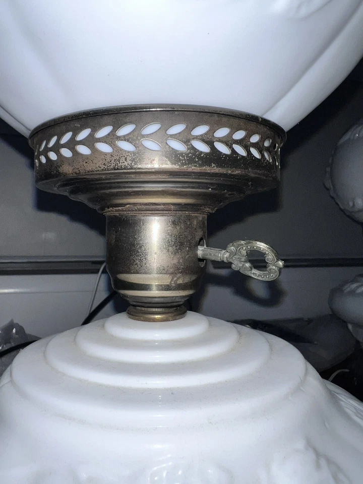 Lo que el viento se llevó lámpara de mesa vintage de vidrio esmerilado huracán flores y leones Foto 3 de 4