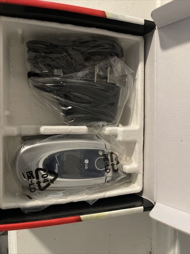 LG VX5200 Silver Verizon Cellular Flip Cell Phone - New In Box - Picture 3 of 6