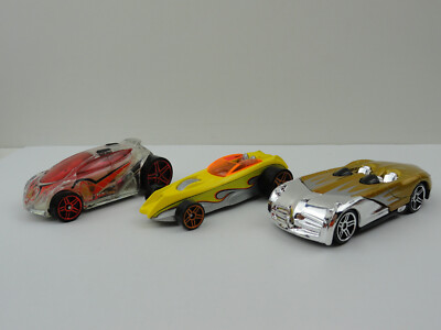 Lot of 3 2007 Hot Wheels (Vandetta, Shredded, Xtreemster) - LOOSE