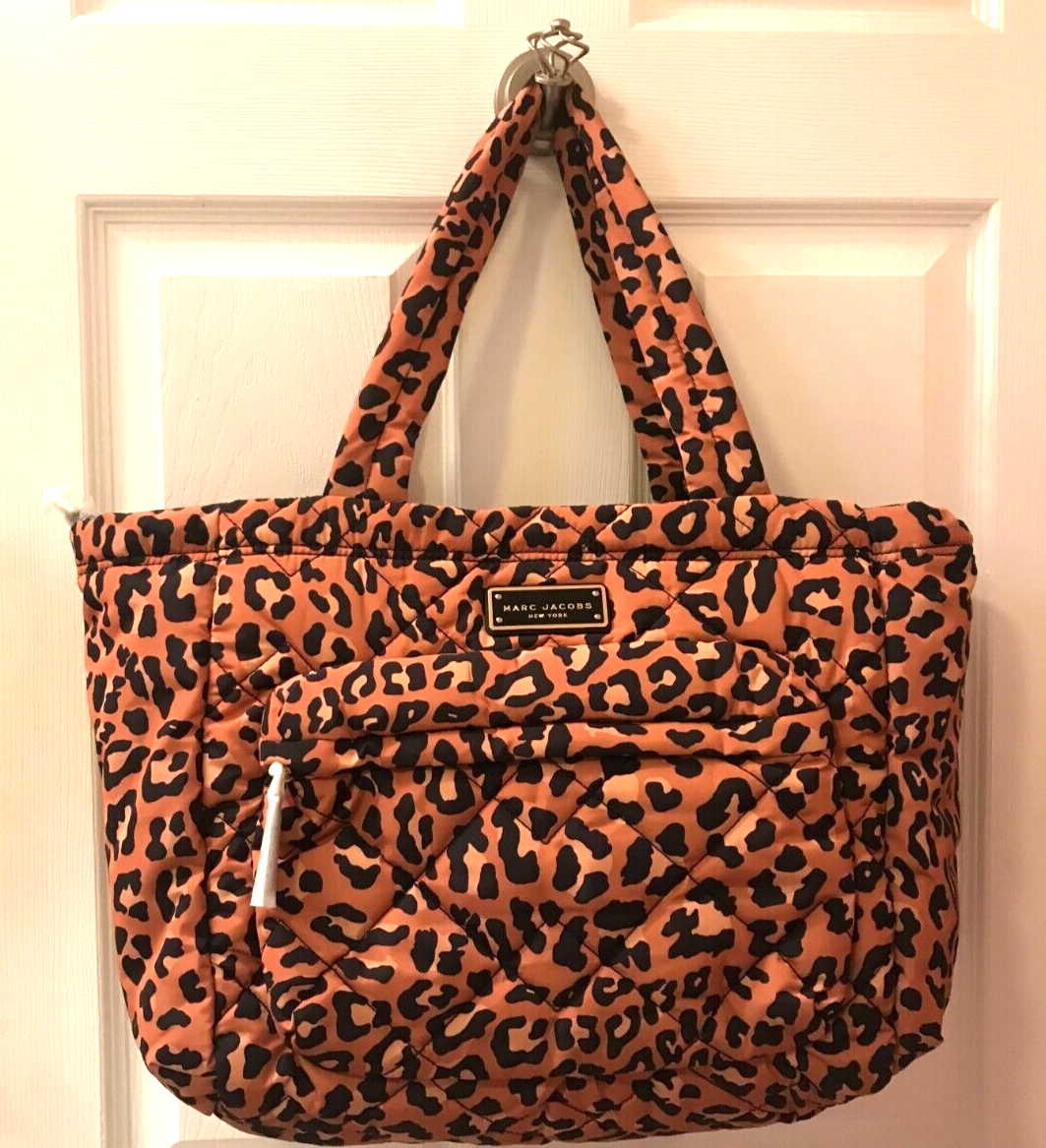 MARC JACOBS 4P5HTT065H02 Nylon Diaper Bag おむつ替え付き NWT Marc Jacobs Quilted Nylon Animal Print Baby Diaper Bag