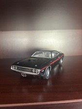Johnny Lightning 1/24 1:24 Black/Red 1970 Dodge Challenger R/T Diecast ModelCar