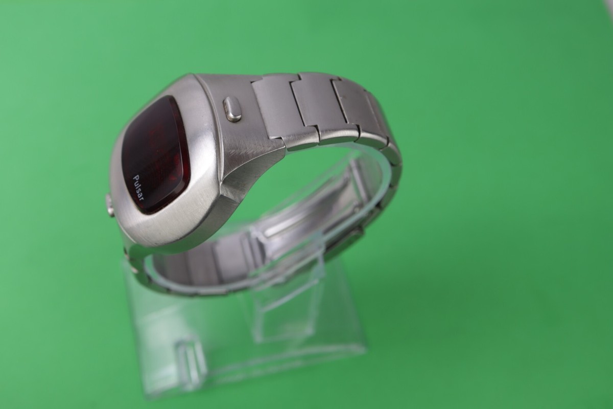 PULSAR TIME COMPUTER 4000 P4 STAINLESS STEEL WATCH W/ORIG PULSAR TIME COMPUTER 4000 P4 STAINLESS STEEL WATCH W/ORIG