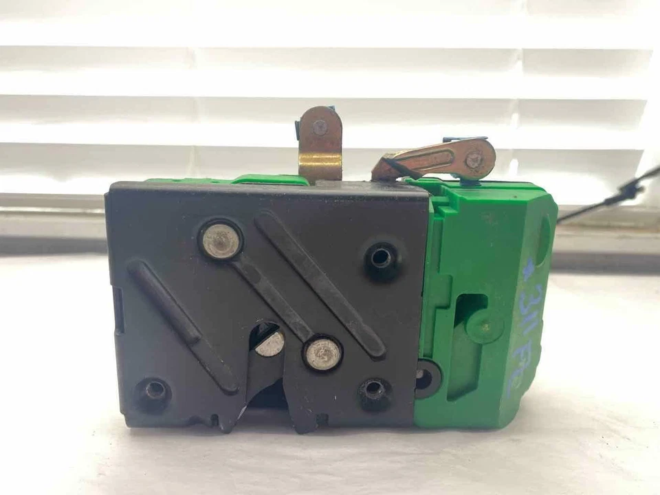 Volvo 60 Series S60 2003 conjunto de pestillo de cerradura de puerta delantera lado del conductor izquierdo OEM Foto 3 de 4