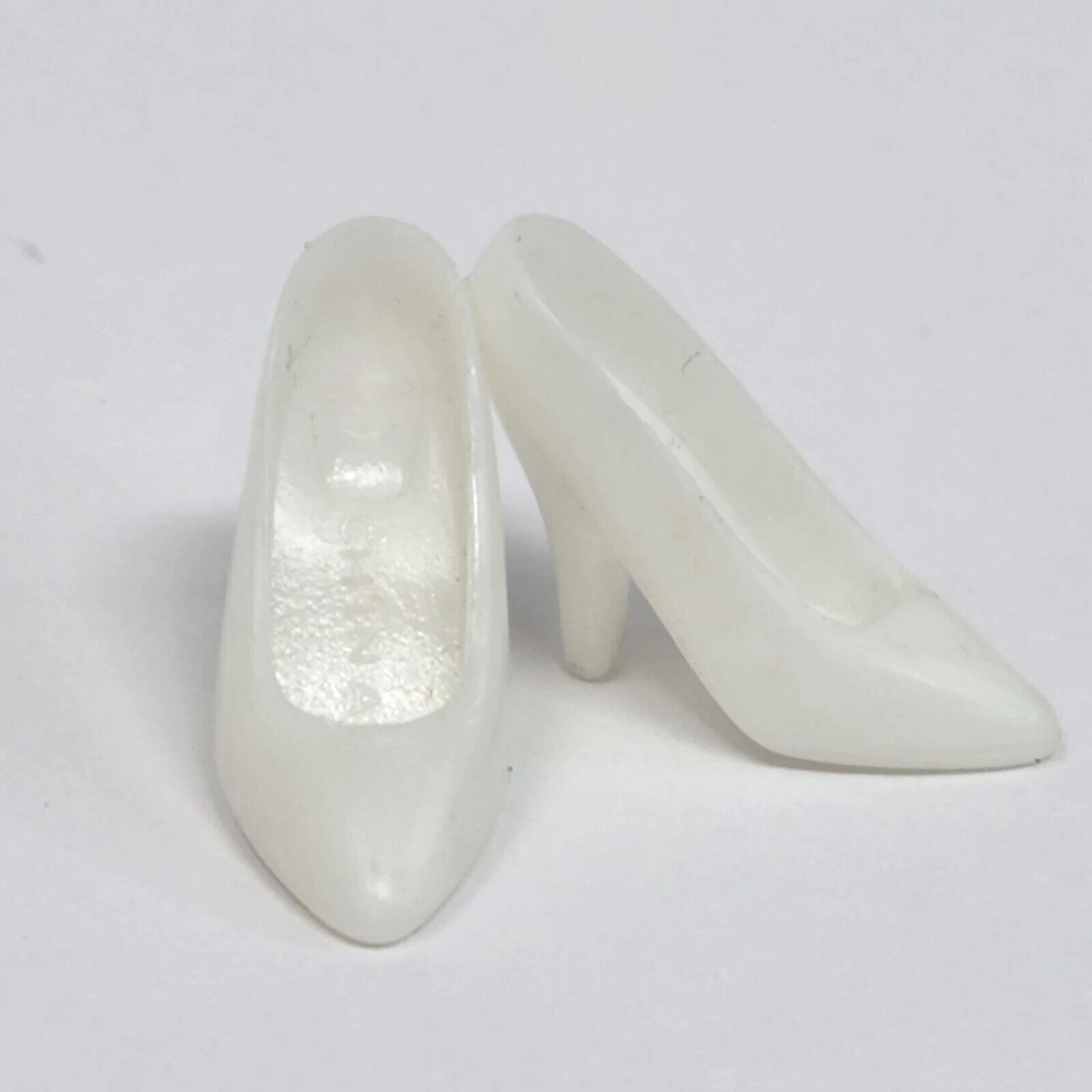 VINTAGE 1990 s 80 s MATTEL BARBIE WHITE CLOSED TOE HIGH HEEL HEELS
