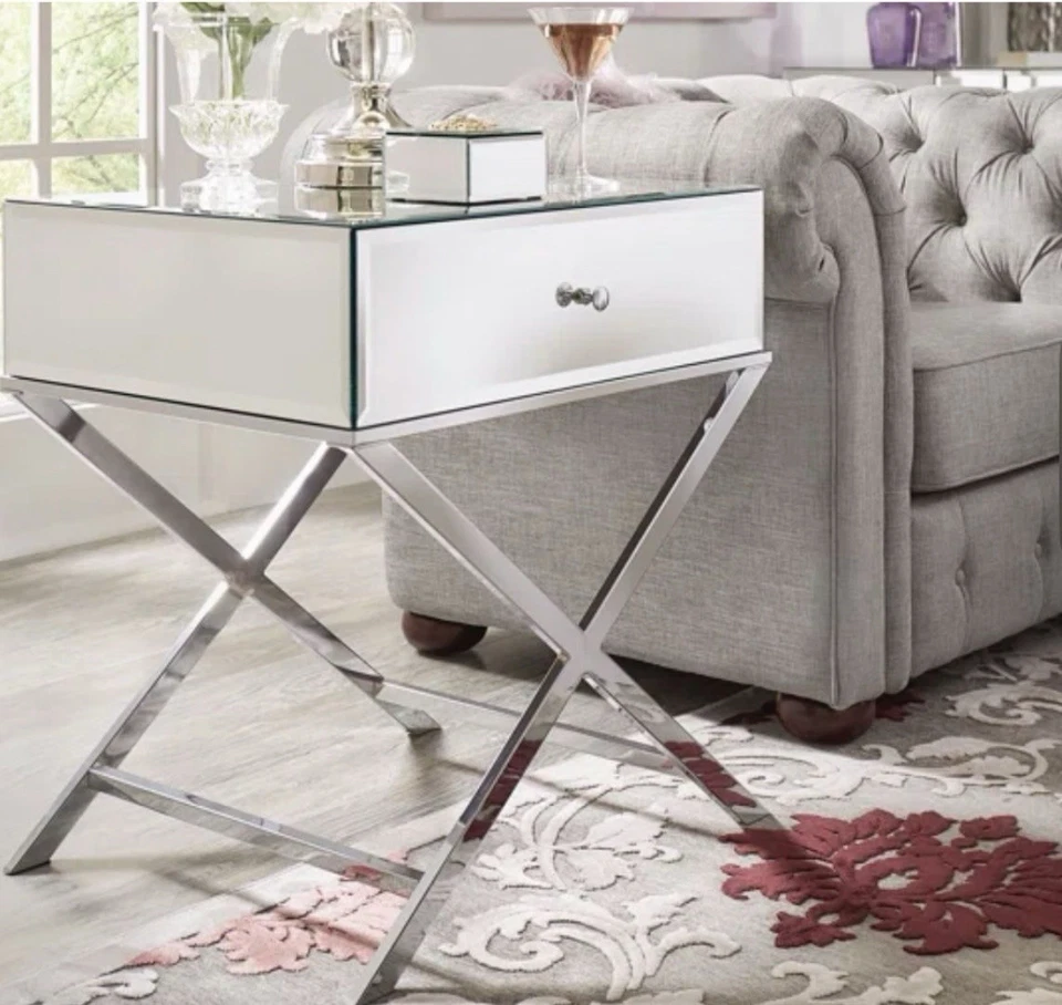 JUEGO DE 2 SOPORTES NITE Espejo Acanalado Plateado Cajón Cabecera Usado 480 en Montebello Foto 2 de 4