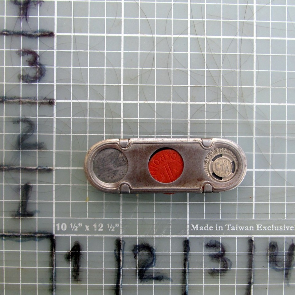 Vintage CAMCO 3 Slot Token Holder w/ 2 Tokens CTA & WWll Red Point ...