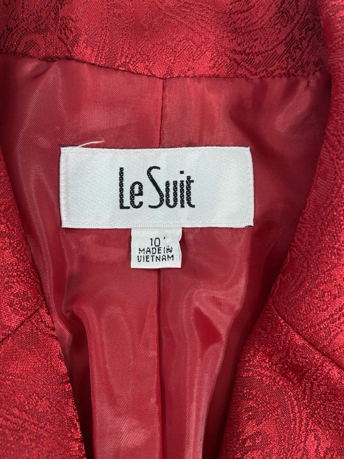 Le Suit 2PC Skirt Suit Womens 10 Red Blazer Buttons Long Sleeves Quilted Paisley