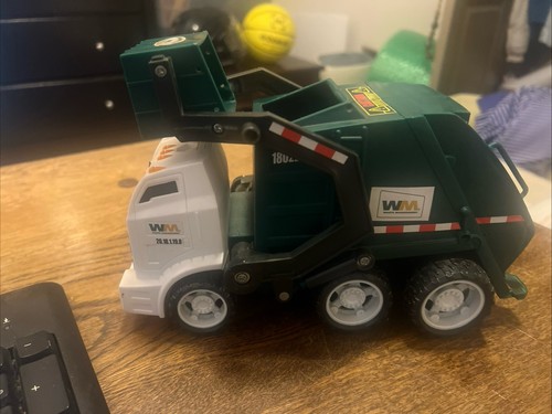matchbox waste management (WM) Garbage Truck With Sounds. Preowned in VG++ b100 - Picture 8 of 9