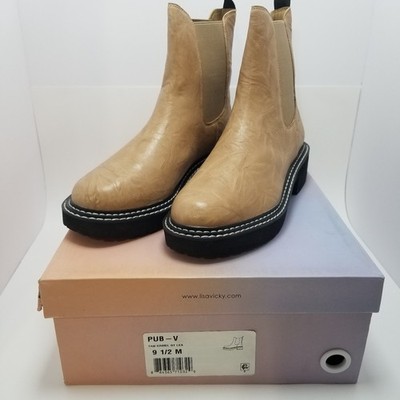 LISA VICKY Pub V Womens 9.5M Camel Tan Leather Chelsea Lug Sole Boots NIB