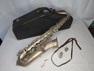 Saxofón Buescher Melody C años 20