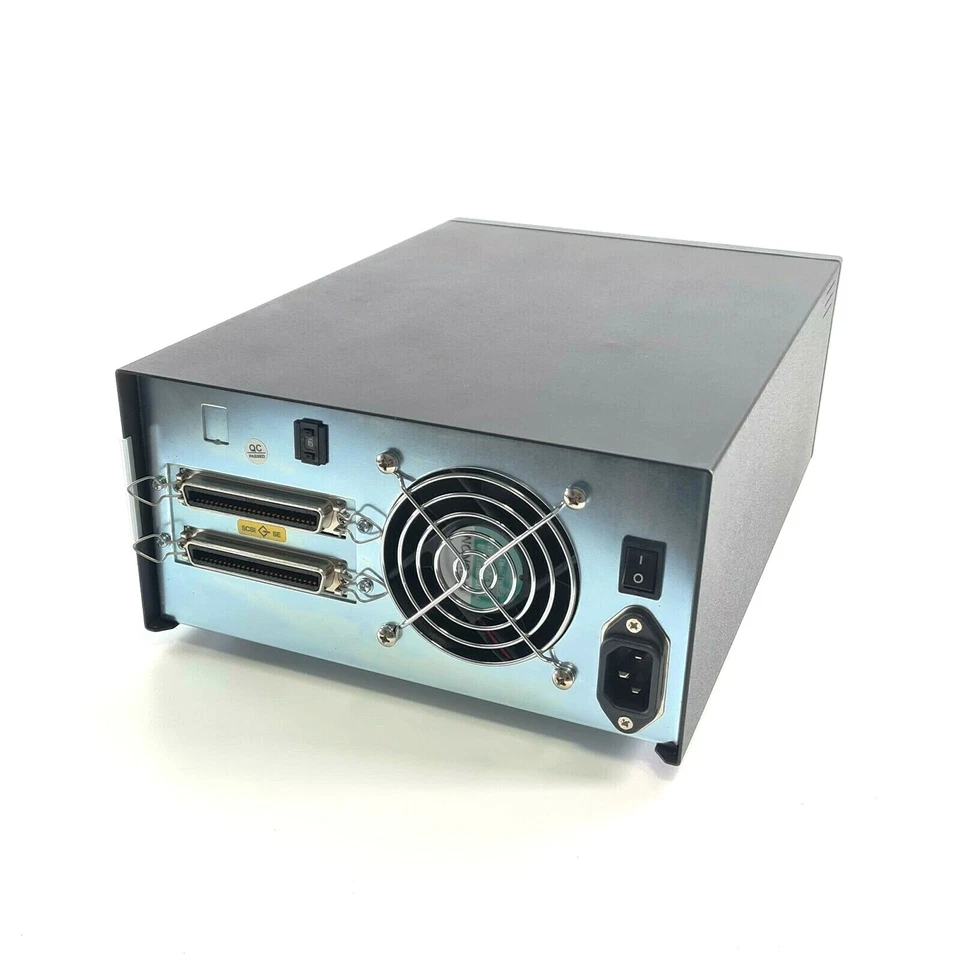 Dell 20/40GB SCSI/SE DLT4000 External Tape Drive - TH5BA-AZ - Image 3 of 4