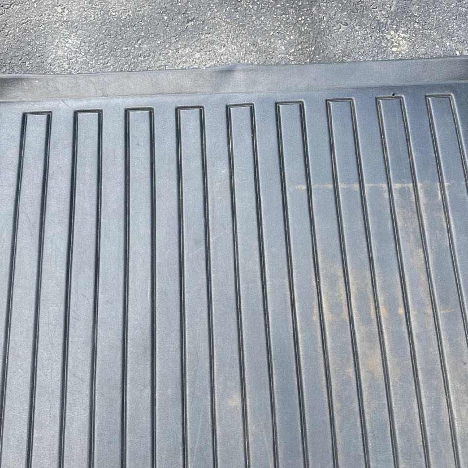 2010 2011 2012 13 2014 Subaru Outback Wagon forro de tapete bandeja de carga traseira preto fabricante de equipamento original - Imagem 3 de 4