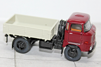 Brekina 71256 - Ifa W-50 L - Zugmaschine - Kurzpritsche - Weinrot