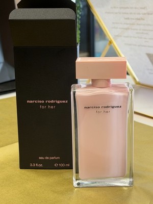 Narciso Rodriguez  3.4oz  Women's Eau de Parfum 100ml