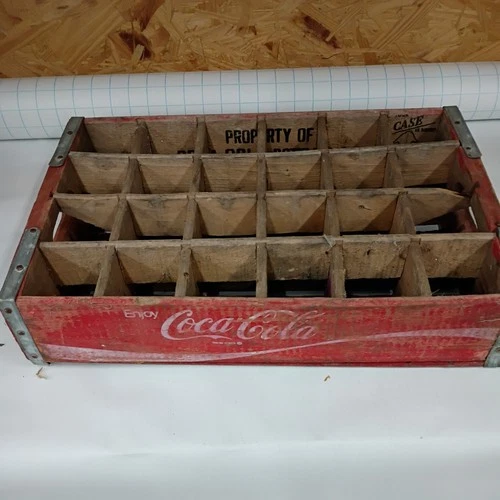 Coca-Cola Vintage Wooden Bottle Carrier Crate Red with Dividers