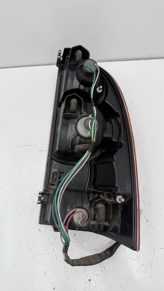 Conjunto de lanterna traseira 2008-2013 fabricante de equipamento original 11-6064-00-1 compatível com Toyota Tacoma - Imagem 4 de 4