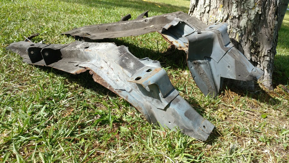 87 1993 Ford Mustang GT OEM MARCO DELANTERO RIEL CONJUNTO FALDÓN SECCIÓN CORTE METAL REPARACIÓN Foto 3 de 4