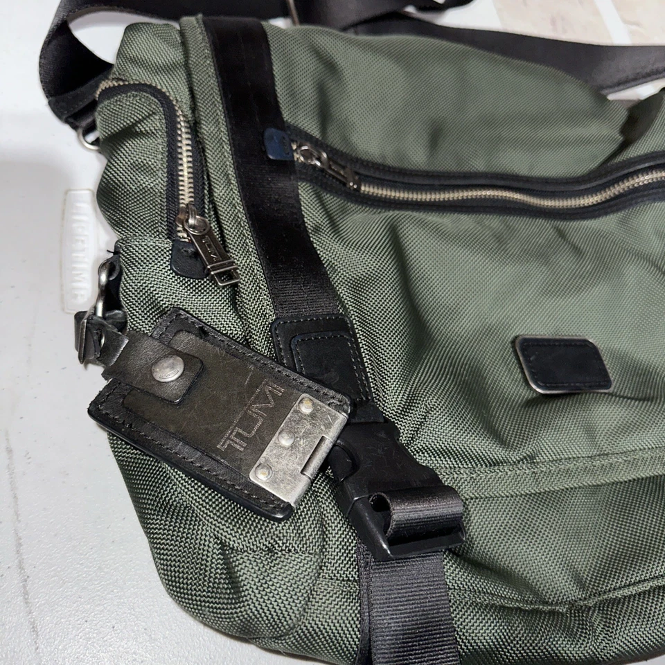 Tumi Messenger Bag 22370SPH Olive Green - Image 2 of 4