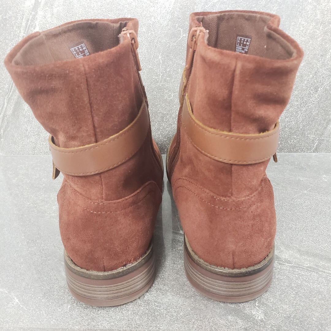 Clarks Collection Boots Womens 11 W Suede Leather Camzin Strap