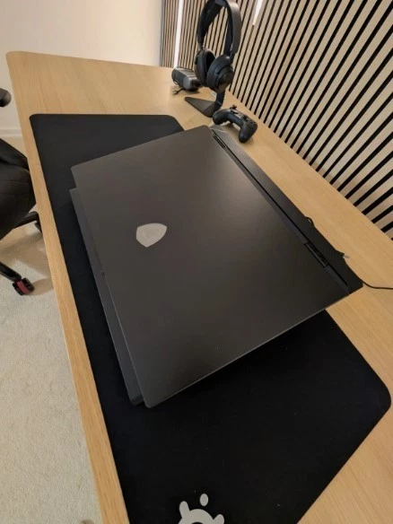 MSI Raider 18 HX AI A2XWJG-074 Core Ultra 9 285HX 64GB-4TB SSD 18" UHD+ RTX5090 - Image 2 of 4