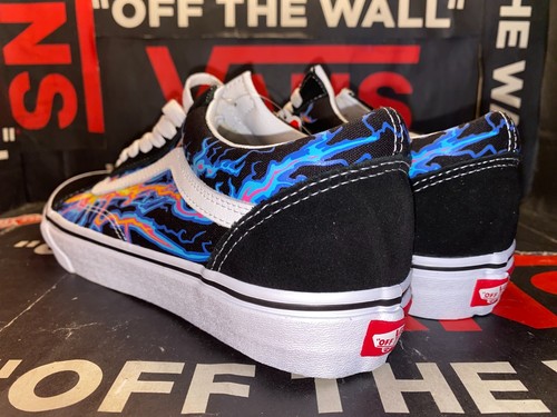 Vans Old Skool Uomo 11 Fiamma Elettrica Nero/Vero Bianco VN0A5KRFB03 - Foto 10 di 15