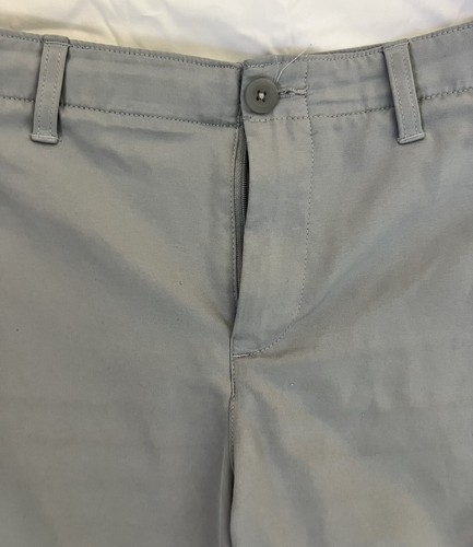 Boys Under Armour Light Gray Golf Shorts Loose Fit Heat Gear Youth Size 16 UA - Picture 4 of 10