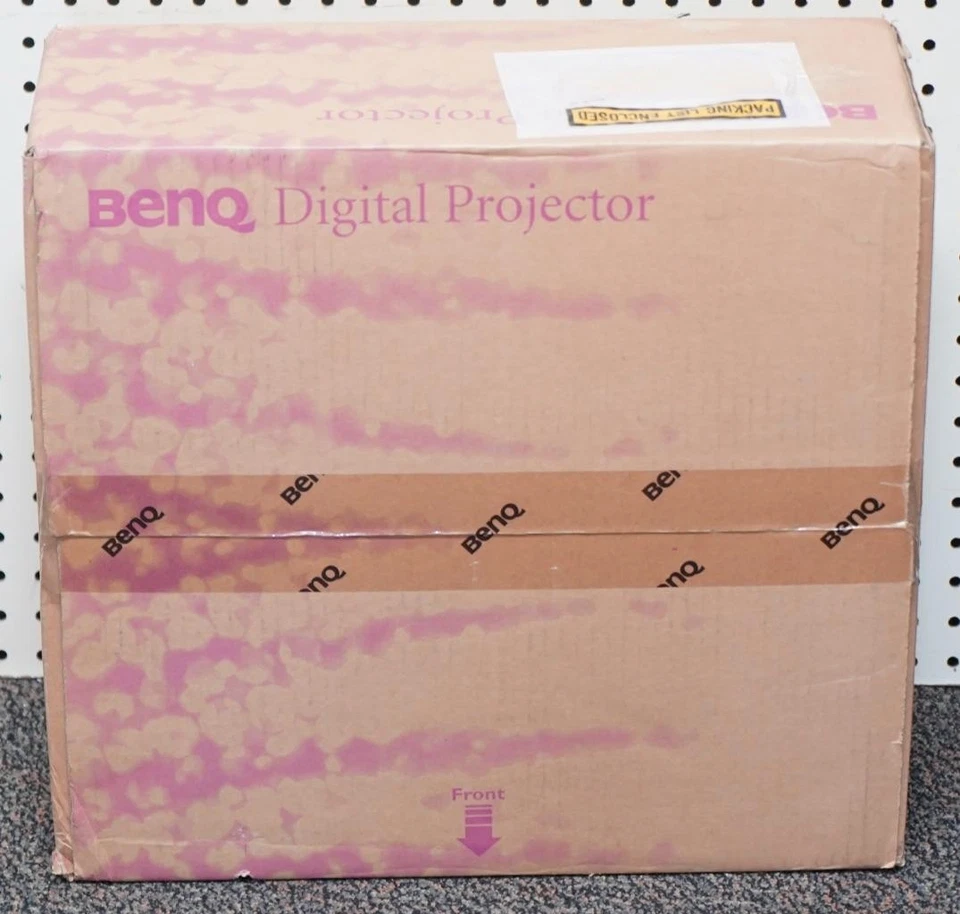 NEW - BENQ Sp831 WXGA 4000-Lumens Digital Projector - Image 2 of 3