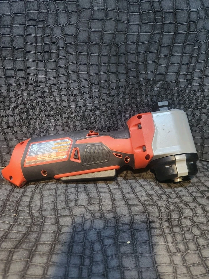 Pelacables Milwaukee M12 Foto 2 de 4