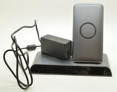mophie Powerstation 10W Wireless Fast Charging Dock Portable 10k mAh Power Bank