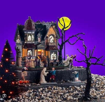 LEMAX Spooky Town Halloween Village Ghost House Of Shadows Set 11 Pieces #56661