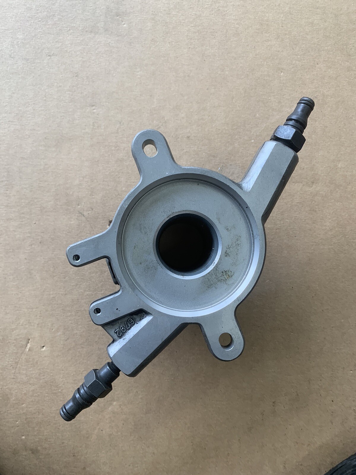 — ASTON MARTIN CLUTCH SET - USED -