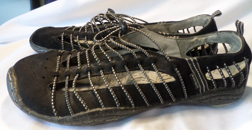 JamBu 一脚蹬鞋防水女式 7.5 M 码黑色蹦极银色蕾丝 GUC — 第 2/4 张图片