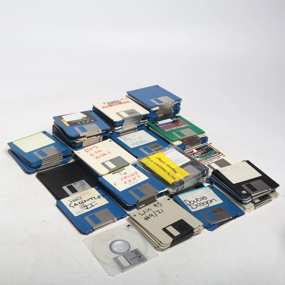 LOTE A GRANEL de 200+ - Disquetes de 3,5" juegos/programas tal vez algunos espacios en blanco Foto 3 de 4