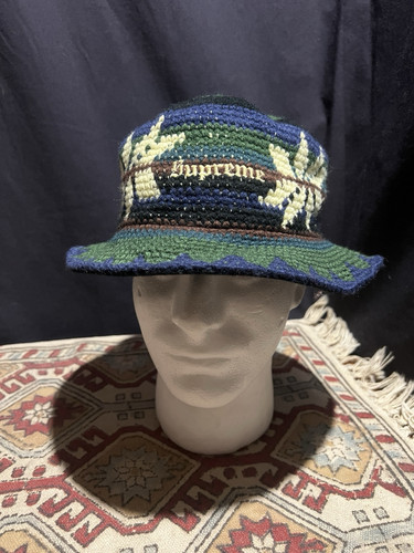 Supreme crochet hat - Gem Supreme crochet hat - Gem
