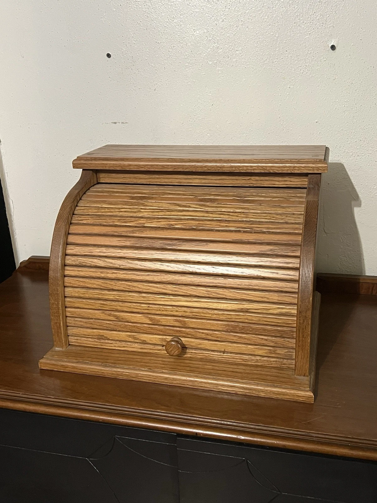 VTG Oak Wooden Roll Top Bread Box Country Kitchen Countertop Storage 12 X 16
Opens in a new window o