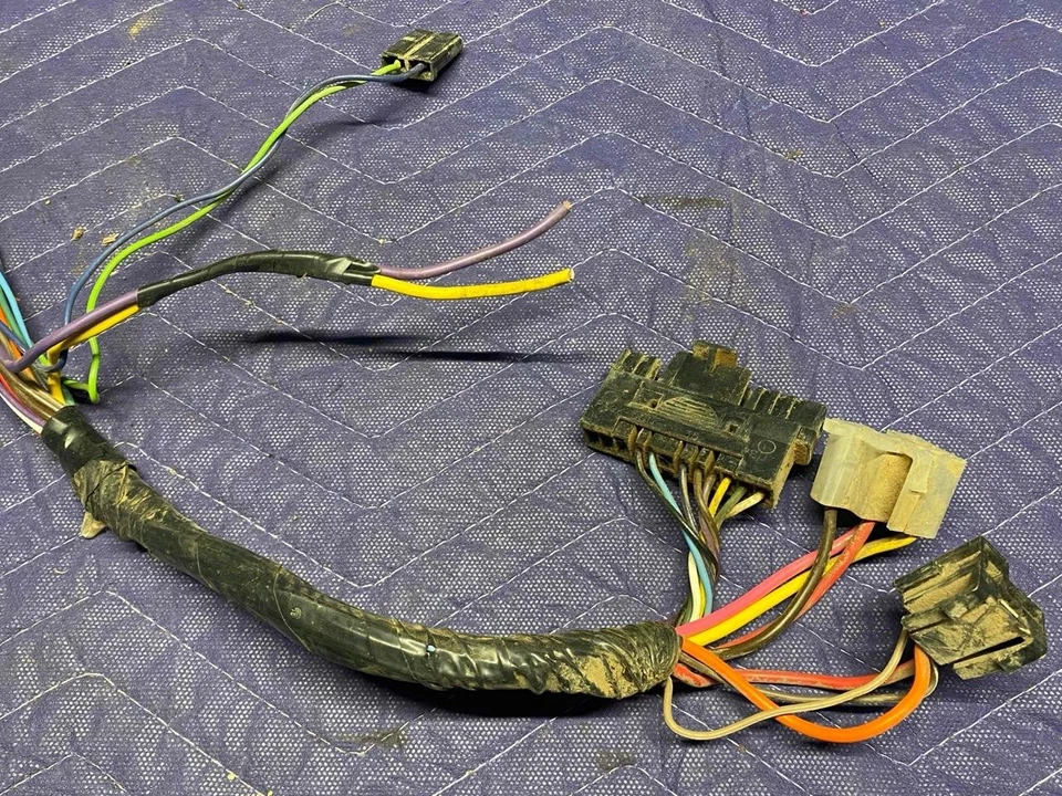 Arnés de cables interior para camioneta Chevy GMC 79-83 con CAJA DE FUSIBLES carrocería cuadrada 73-87 Foto 4 de 4