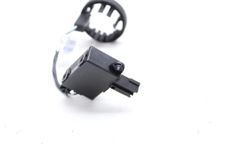 Módulo de control disuasivo alarma antirrobo Chevrolet Trax 13530683 OEM 2024-2025 Foto 2 de 4