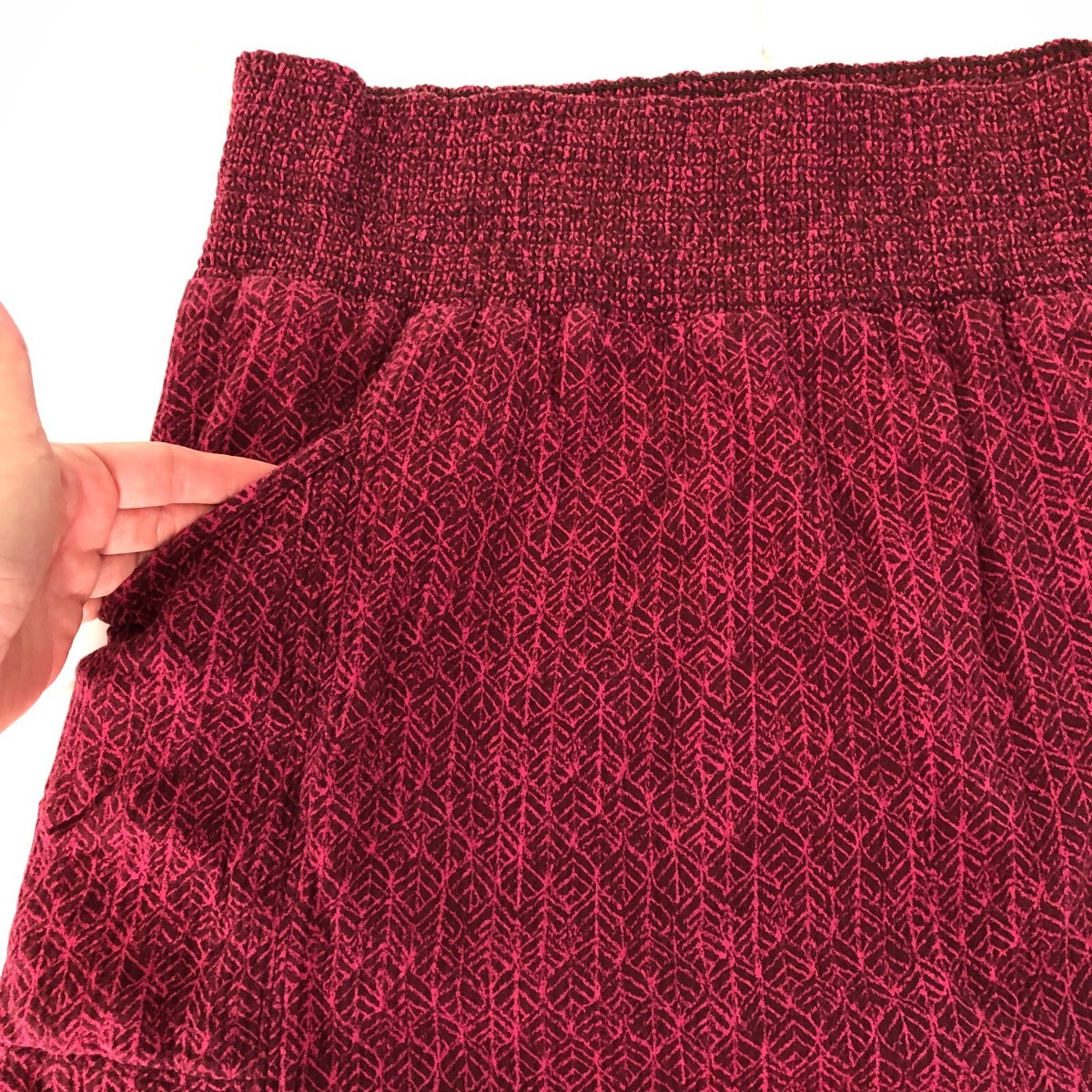 Jeune Femme Portant Une Maquette De Vêtements De Sport | PSD Premium Jeune Femme Portant Une Maquette De Vêtements De Sport | PSD Premium