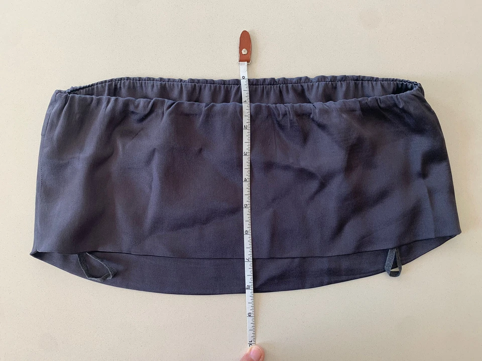 Top corto Brunello Cucinelli talla L seda sin tirantes azul marino hecho en Italia Foto 3 de 4