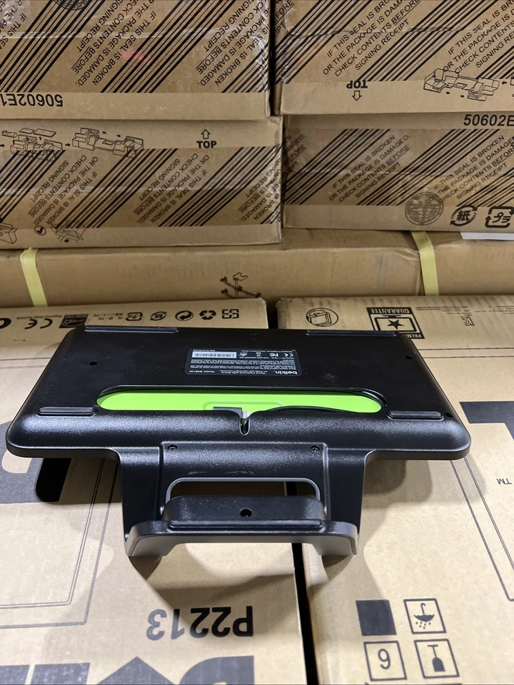 Teclado delgado para tableta BELKIN B2B130 negro Lightning con cable Foto 4 de 4