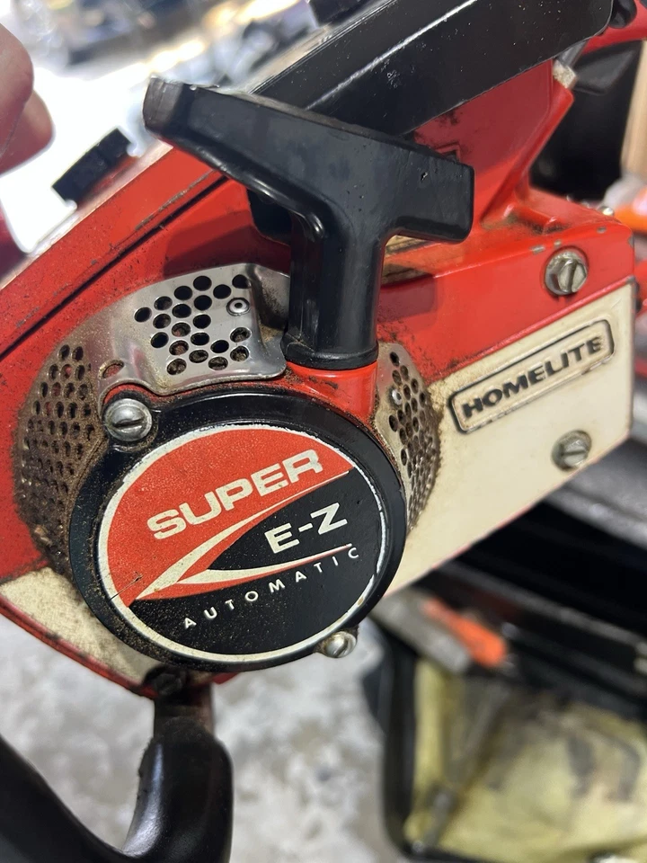 Vintage Homelite Super E-Z Automatic with Parts Book And Case. - Runs Well. - Image 4 of 4