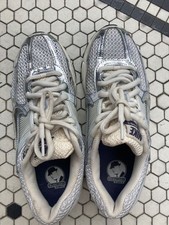 Nike Air Zoom Vomero 5 Photon Dust Metallic Silver Colorway Womens 9.5