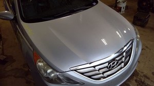 *LOCAL PICKUP ONLY* Hood VIN B 8th Digit Fits 11-14 SONATA 10285484