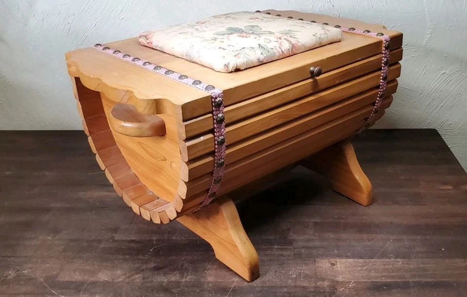 Vintage Handmade Cedar Stool Ottoman Storage Box Chest Sewing Box Nice! - Image 4 of 4