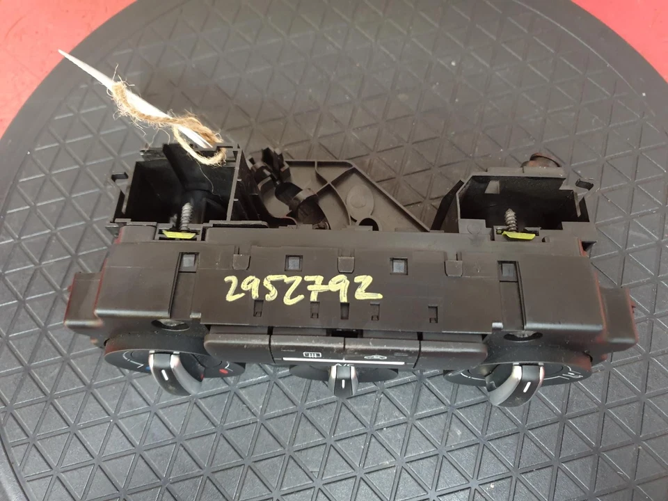 Volkswagen Beetle MK3 2013 panel de control de calefacción Foto 4 de 4