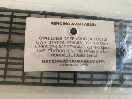 RATIO 425 OO GAUGE LINESIDE FENCING - 1X SECTION ONLY - Picture 4 of 11