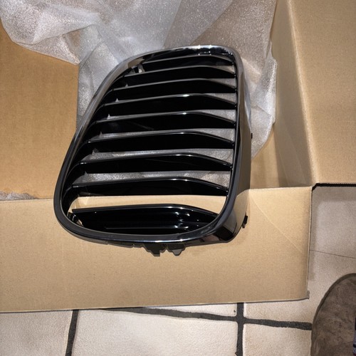 BMW OEM G11 G12 7 Series 2016-19 M Performance Gloss Black Front Grille NEW - Picture 8 of 9