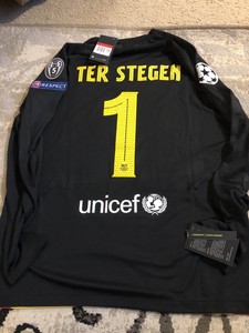 barca goalkeeper jersey