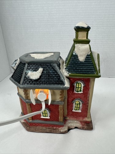 Home Elements Porzellan beleuchtetes Dorf Kirche Gebäude - Innenbereich Neu im Karton - Bild 8 von 15