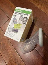 haakaa Manual Breast Pump Breastfeeding Pump with Silicone Cap 4oz100ml